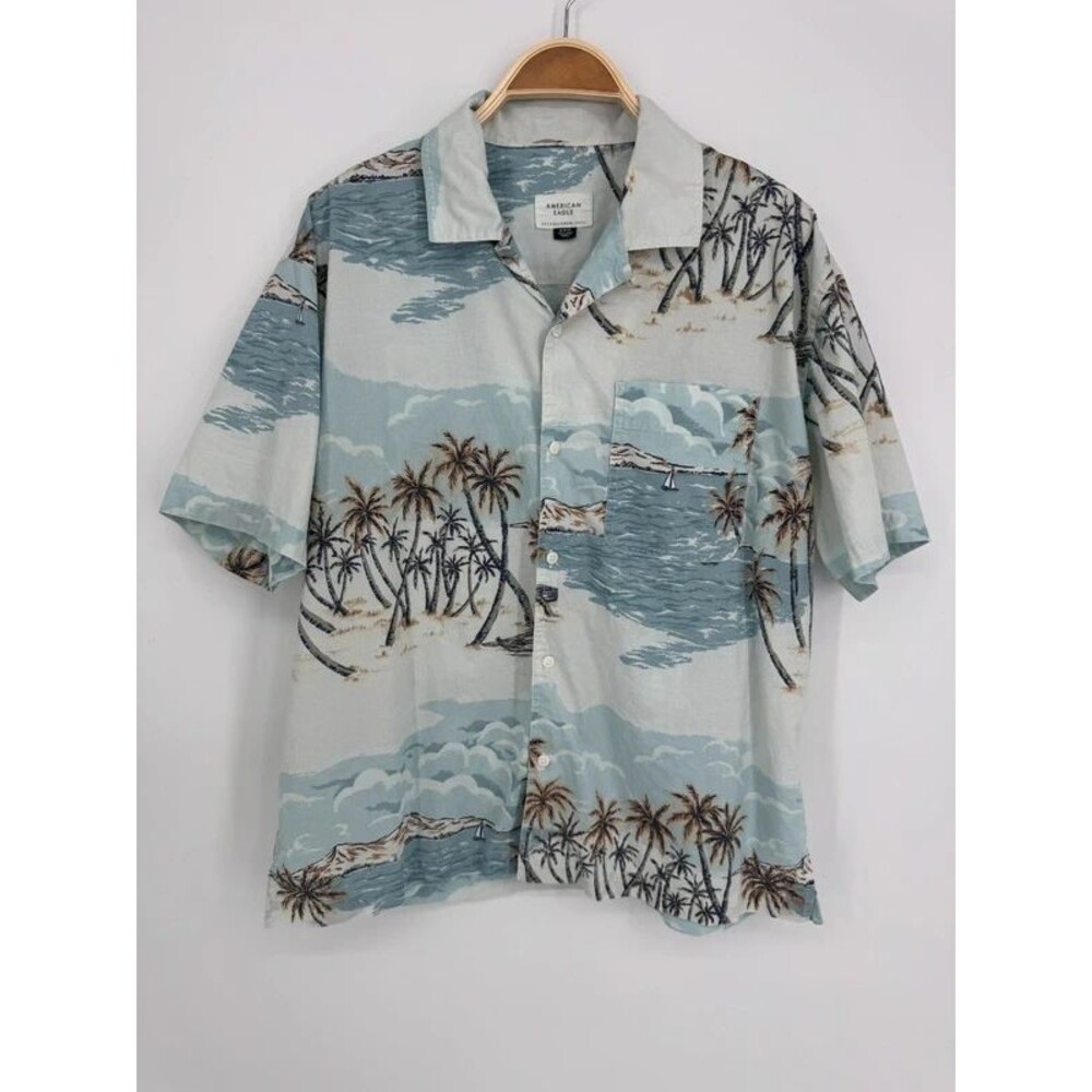 American Eagle Outfitters Button Down Shirt Size Medium